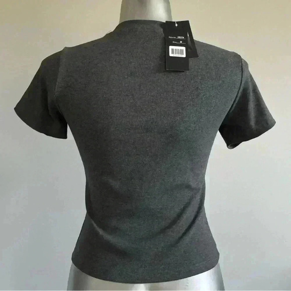 FREE 🆕Graphic Biker Crop T-Shirt - Picture 3 of 9